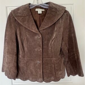 Bamboo Traders 100% Leather Woman's
Suede Jacket Size S Brown Scallop‎ Hem EUC